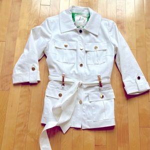 Buttoned Blazer with Rich Details!